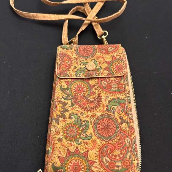 Beautiful Cork Wallet & Phone Case. - Picture 2 of 11